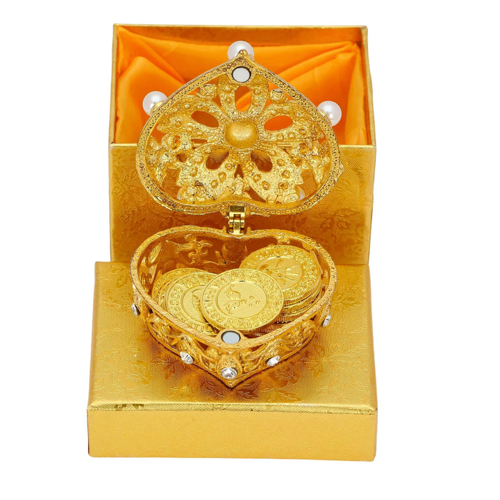 This wedding unity coin set is presented in a beautifully designed golden box that ensures safe and elegant storage of the gold heart-shaped jewelry box . The golden packaging perfectly complements the radiant golden coins, making it a luxurious and memorable gift.